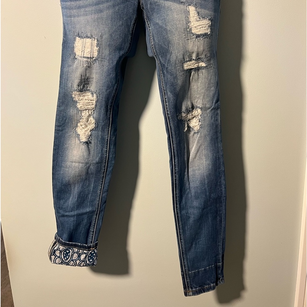 Miss Me Jeans- Signature ankle skinny- lightweight- stretch- holes.